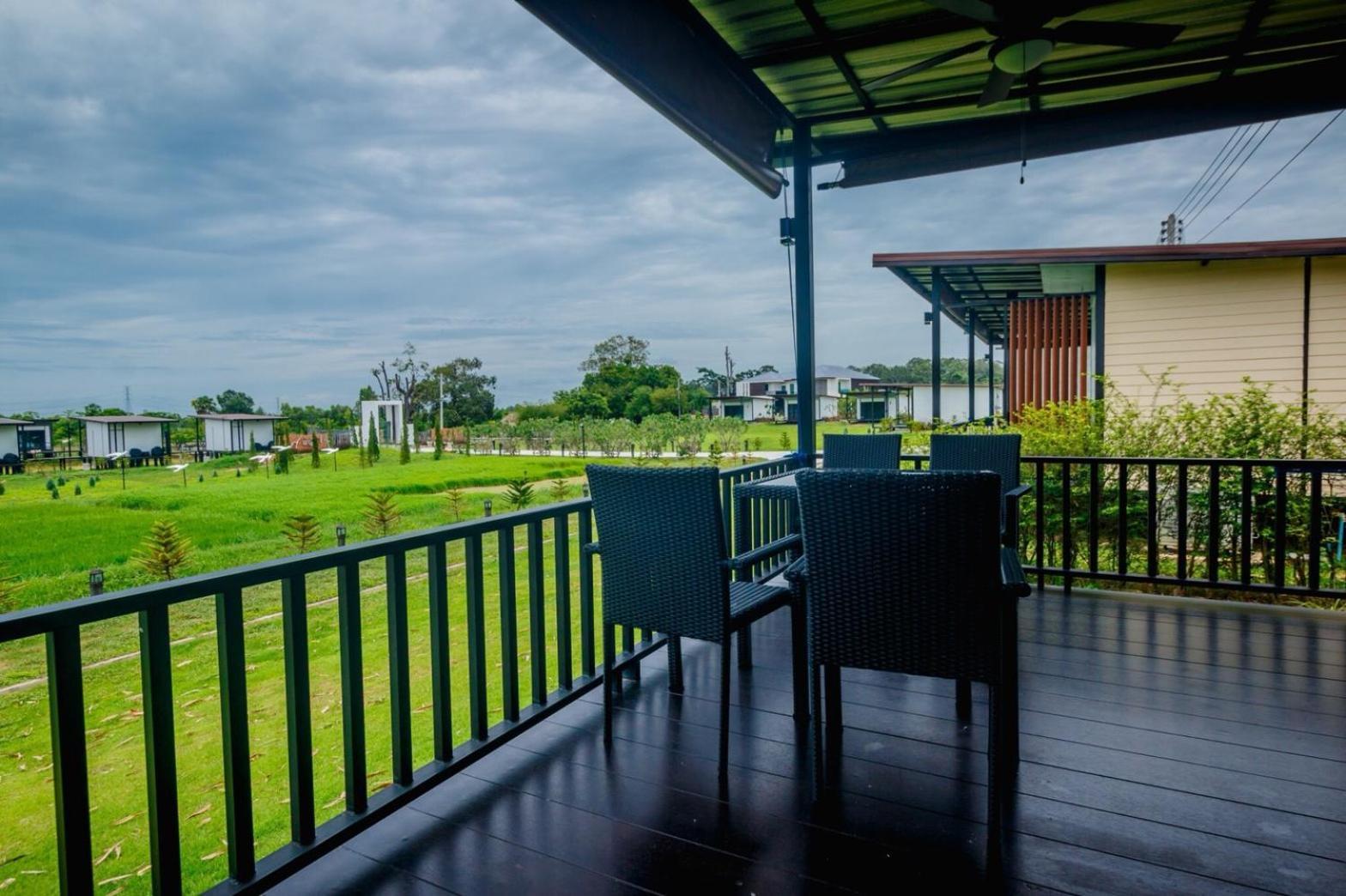 Mae On Village Resort Roi Et Zewnętrze zdjęcie